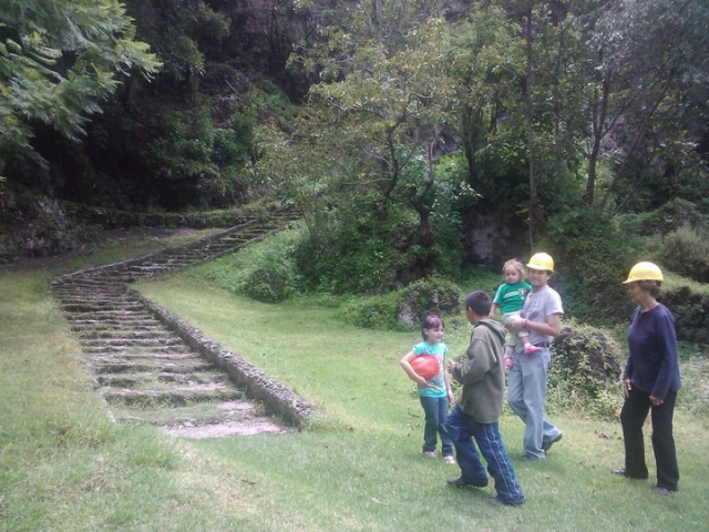 Acceso a la gruta